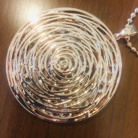 Statement necklace - rose gold swirl with crystals - Picture 5 of 9
